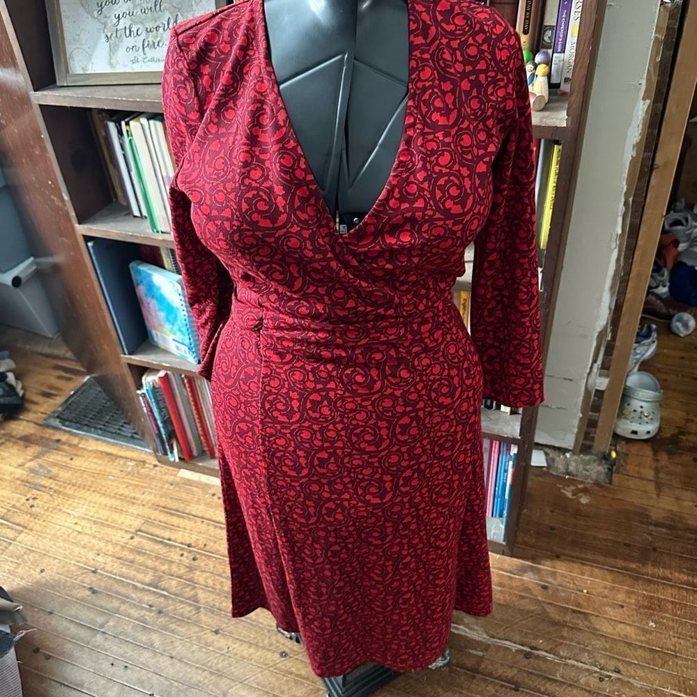 Lands End S red v-neck ruched knit travelcore dress